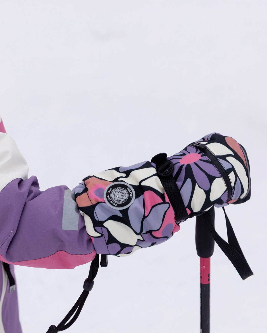 Winter Mittens Teknik Black Retro Flower Print