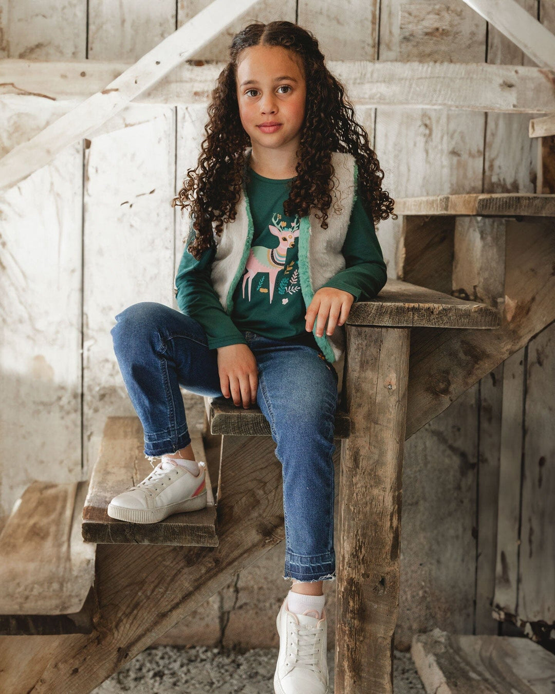 Jeans Blue Denim With Frayed Hems And Floral Embroideries